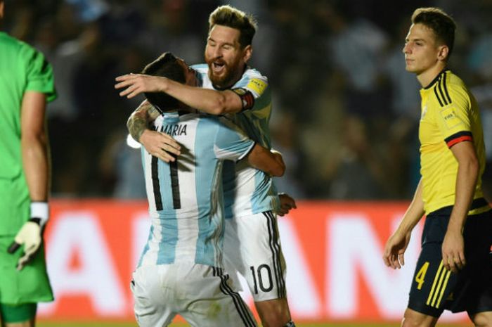 Angel Di Maria dan Lionel Messi saat membeal tmnas Argentina melawan Kolombia, 15 November 2016