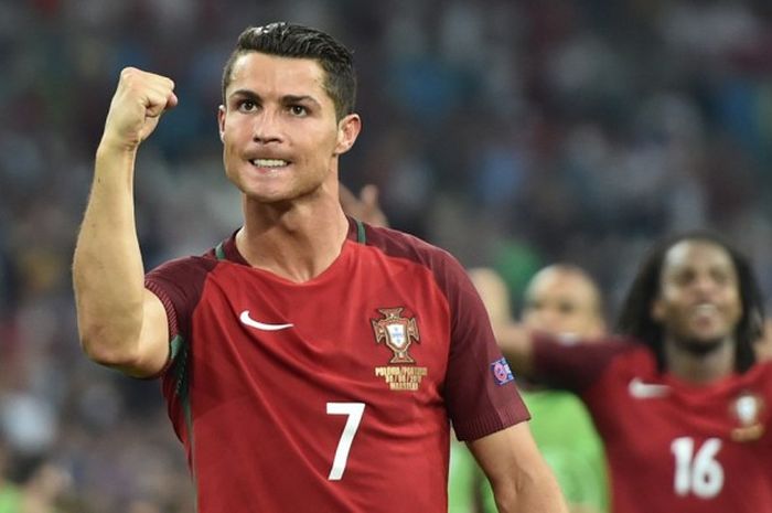 Kegembiraan Cristiano Ronaldo usai keberhasilan mengatasi Polandia dalam adu penalti di perempat final Euro 2016 di Stade Velodrome,  Marseille, 30 Juni 30 2016.