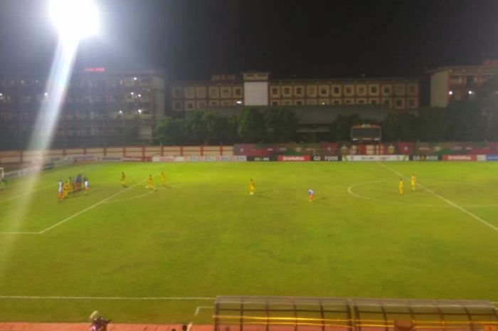 Suasana partai pekan ke-21 Liga 1 antara Bhayangkara FC kontra Perseru Serui di Stadion PTIK, Jakarta, Rabu (12/9/2018).