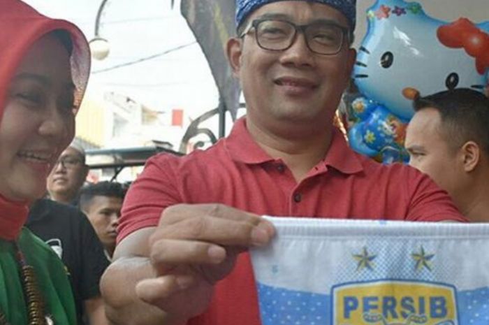 Ridwan Kamil unggah foto celana dalam dengan logo Persib melalui akun instagram