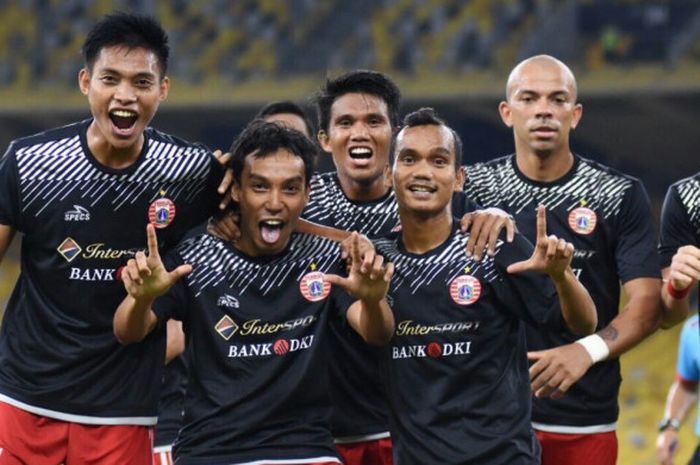 Para pemain Persija Jakarta sukses merayakan kemenangan saat melawan Ratchaburi FC dalam turnamen Boost SportsFix Super Cup 2018 di Stadion Bukit Jalil, Kuala Lumpur, Malaysia, Sabtu (14/1/2018).