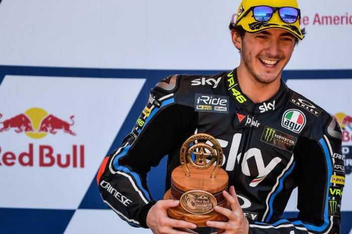 Francesco Bagnaia saat merayakan podium GP Americas.