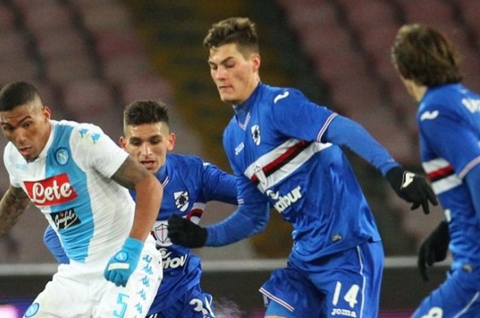 Striker Sampdoria, Patrik Schick (14), melakoni duel kontra Napoli pada lanjutan Serie A - kasta teratas Liga Italia - di Stadion San Paolo, 7 Januari 2017.