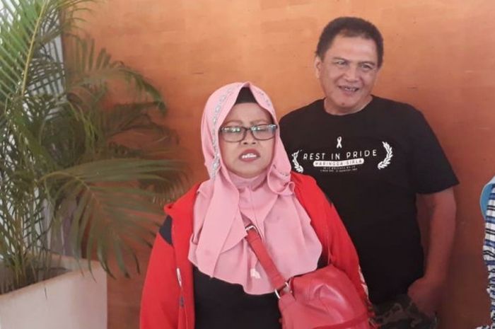 Mirah dan Siloam, kedua orang tua Haringga Sirla, saat ditemui di Bandara I Gusti Ngurah Rai, Bali, Minggu (2/12/2018).