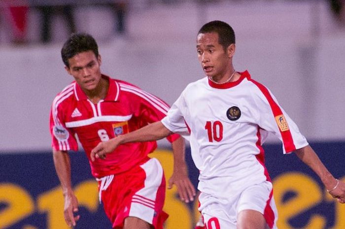 Kurniawan Dwi Yulianto saat bermain bagi Timnas Indonesia.