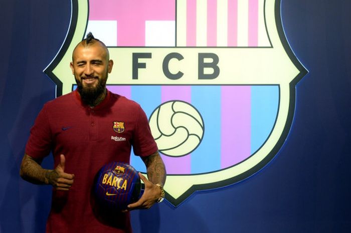 Arturo Vidal diperkenalkan sebagai pemain baru FC Barcelona, Minggu (5/8/2018)