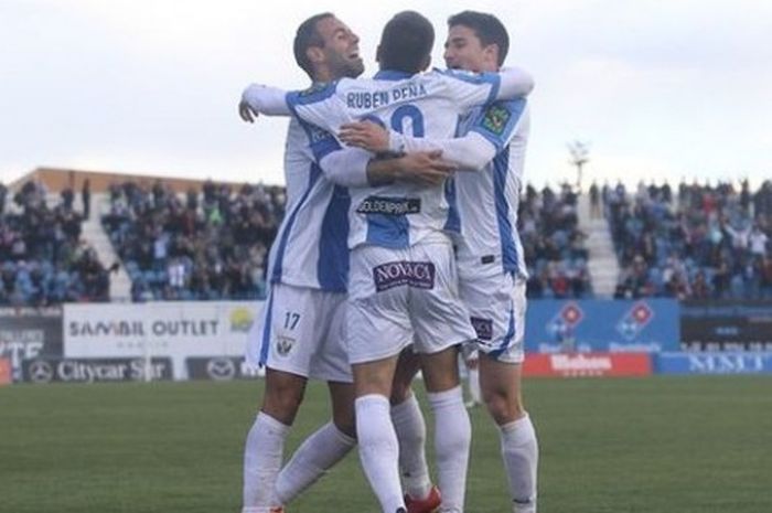 Para pemain Leganes merayakan gol di sebuah laga Segunda Division.
