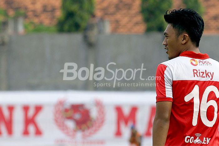 Gelandang Madura United, Rizky Dwi Febrianto, saat tampil melawan PSM Makassar dalam laga lanjutan pekan ke-17 Liga 1 di Stadion Gelora Bangkalan, Jawa Timur, Sabtu (29/07/2017) sore.