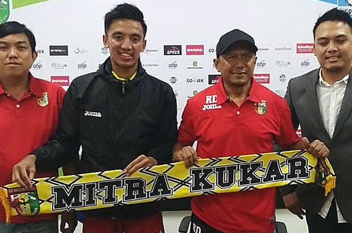 Rahmad Darmawan saat diperkenalkan sebagai pelatih baru Mitra Kukar, Selasa (31/8/2018).
