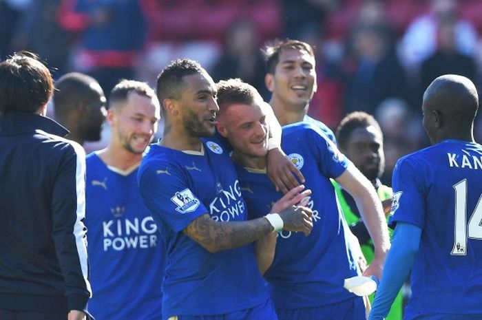 Jamie Vardy dkk merayakan kemenangan setelah laga Premier League antara Sunderland melawan Leicester City di Stadium of Light tanggal 10 April 2016 di Sunderland, Inggris.