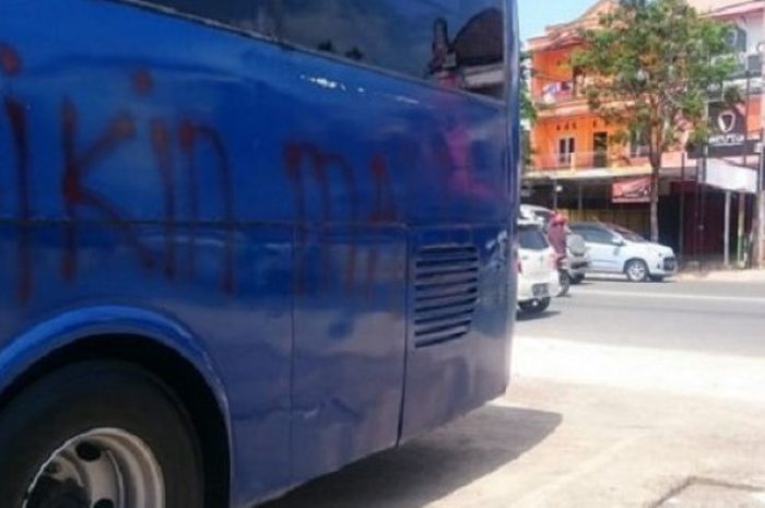 Bus milik Persiba Balikpapan dicoret-coret oknum fan 