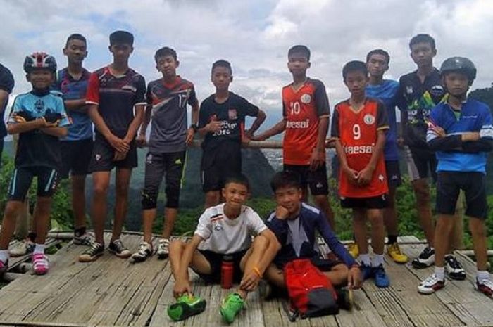 Pemain tim sepak bola amatir Thailand, Wild Boars, sebelum terperangkap dalam gua Chiang Rai