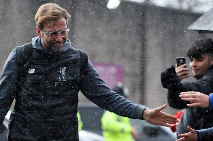 Manajer Liverpool FC, Juergen Klopp, tiba di Stadion Turf Moor untuk memimpin pasukannya menghadapi Burnley dalam laga Liga Inggris pada 1 Januari 2018.