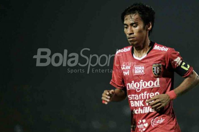 Gelandang sekaligus kapten Bali United, Fadil Sausu, saat menghadapi Perseru Serui dalam laga pekan ketiga Liga 1 2018 di Stadion Kapten I Wayan Dipta, Gianyar, Sabtu (7/4/2018)