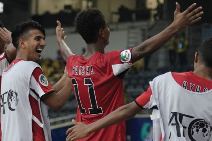 Selebrasi timnas U-16 Yaman saat menang atas timnas U-16 Jordania di babak penyisihan Grup B Piala Asia U-16 2018, Kamis (27/9/2018).