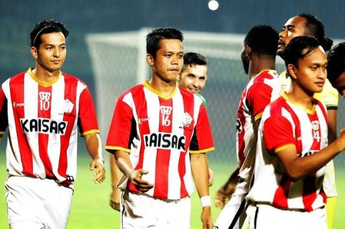 Para pemain Persepam Madura Utama saat tampil pada TSC 2016. 