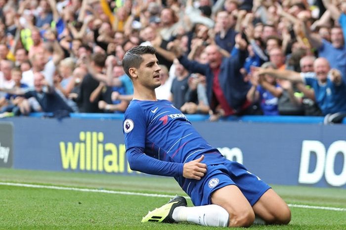 Penyerang Chelsea, Alvaro Morata, merayakan gol yang dicetak ke gawang Arsenal dalam laga Liga Inggris di Stadion Stamford Bridge, London pada 18 Agustus 2018.