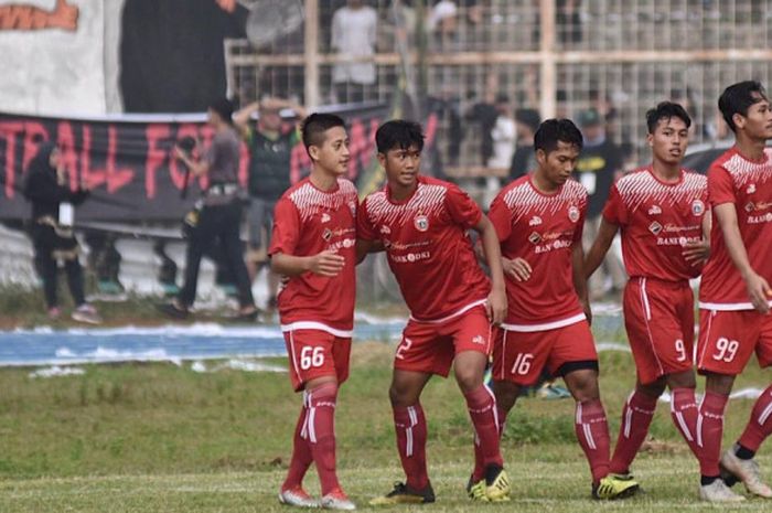  Persija Jakarta merayakan gol semata wayang ke gawang Pra-Pon Lampung pada laga amal di Stadion Way