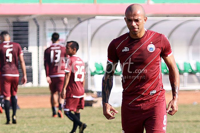 Penyerang Persija Jakarta, Ivan Carlos, berlatih di Stadion Sultan Agung, Bantul, Senin (16/7/2018),