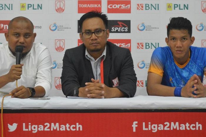 Pelatih Persiraja Banda Aceh, Akhyar Ilyas, saat jumpa pers seusai pertandingan melawan Persis Solo di Stadion Wilis, Madiun, Sabtu (8/9/2018) sore WIB.