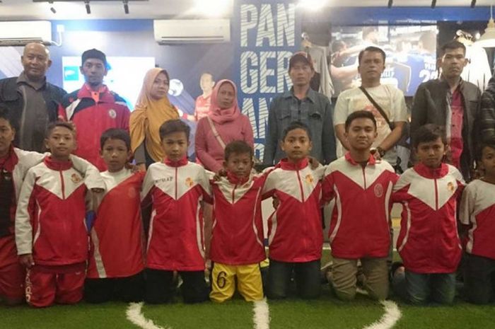 PSPB Cicurug Sukabumi menyambangi Persib Merchandise Store. 