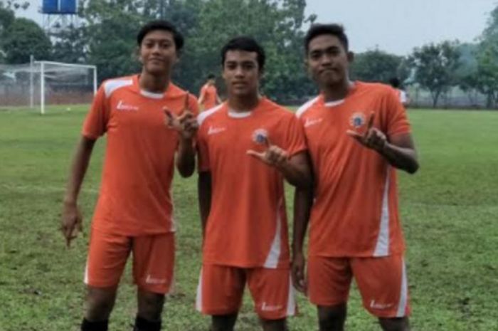 Ketiga pemain Persija U-19 yang datang adalah Desly Nur Romadhiance, Rasyid Ridha, dan Ammarsyahdi.