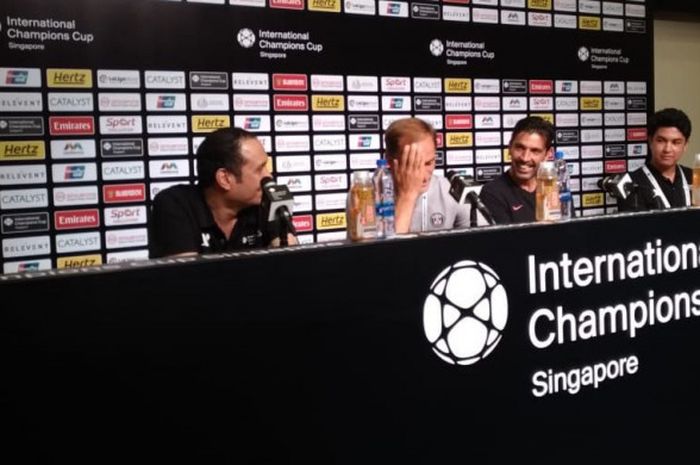 Reaksi Thomas Tuchel ketika menghadapi pertanyaan wartawan seputar aksi akting Neymar di lapangan hijau pada sesi konferensi pers International Champions Cup 2018 di Singapura, 29 Juli 2018.