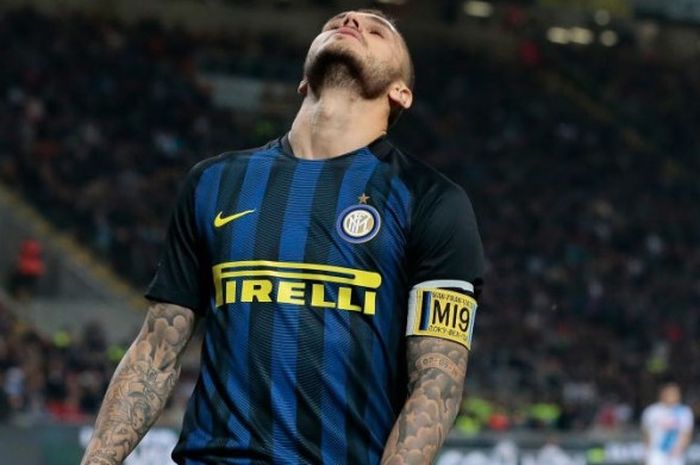 Penyerang Inter Milan, Mauro Icardi, menunjukkan reaksi frustrasi dalam laga Serie A versus Napoli di Stadion Giuseppe Meazza, Milan, 30 April 2017.