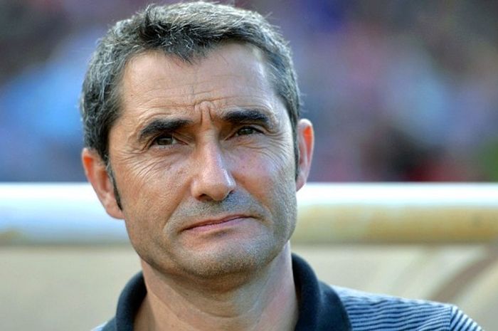 Pelatih Athletic Bilbao, Ernesto Valverde, dalam pertandingan uji coba melawan Bordeaux di Tarnos, Prancis, pada 23 Juli 2016.