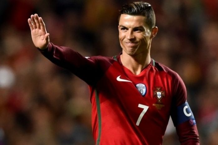 Reaksi kapten Portugal, Cristiano Ronaldo, dalam partai Kualifikasi Piala Dunia 2018 lawan Hungaria di Estadio da Luz, Lisabon, 25 Maret 2017.