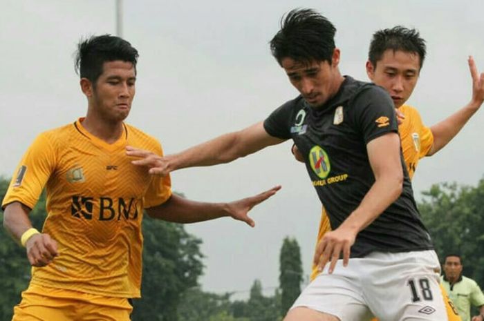 Barito Putera Vs Bhayangkara FC di Stadion Surajaya Lamongan, Jumat (9/3) sore