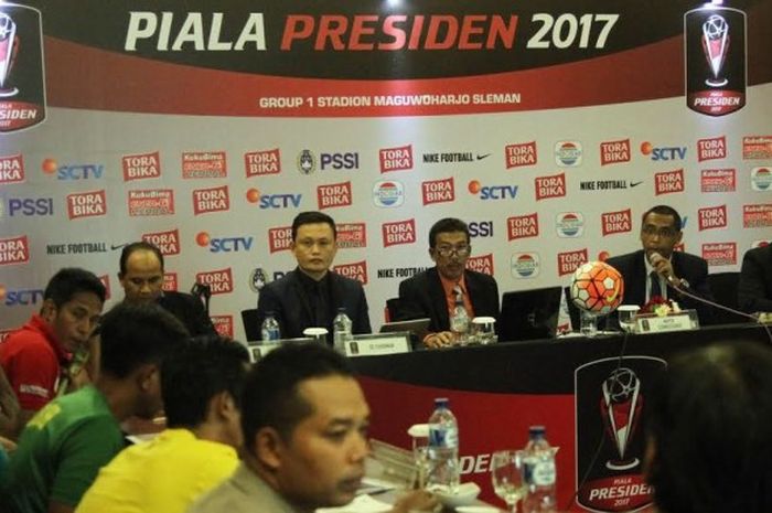 Suasana jumpa pers sebelum laga Grup A Piala Presiden 2017 di Hotel Alana, Sleman Yogyakarta,  Jumat (3/2/2017).