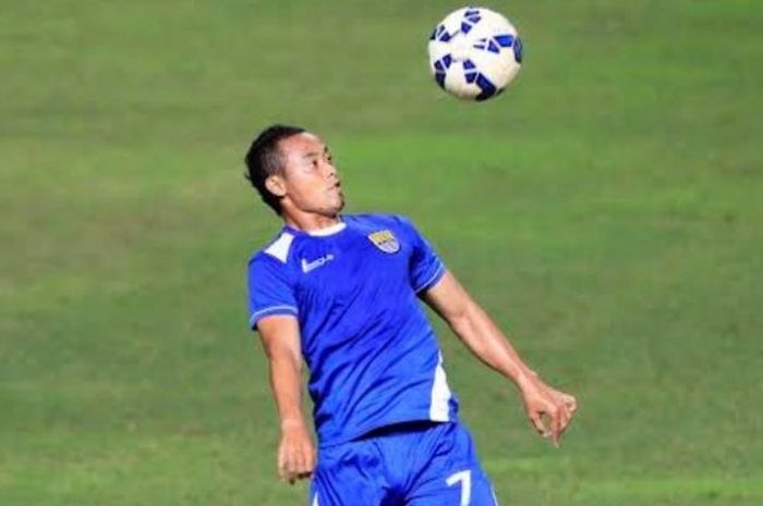 Winger sekaligus kapten Persib, Atep bakal menghadapi agresivitas Borneo FC. 