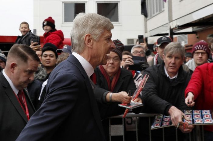 Manajer Arsenal, Arsene Wenger, tiba di Stadion Vitality untuk mendampingi pasukannya menghadapi Bournemouth dalam laga Liga Inggris pada 14 Januari 2018.