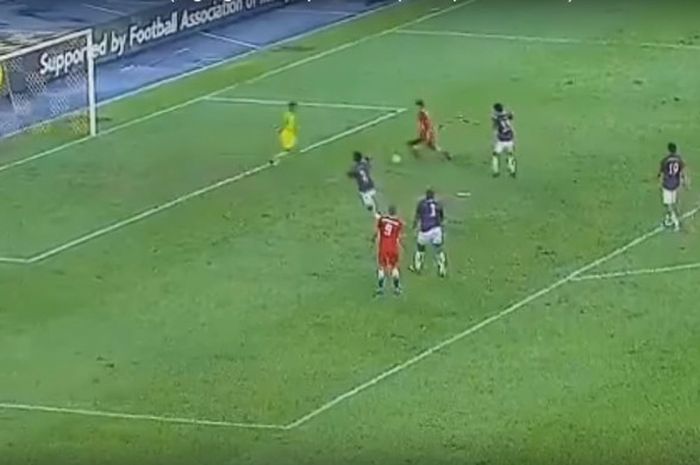 Cuplikan gol Ferdinand Sinaga ke gawang Ratchaburi pada hari Sabtu (20/1/2018).