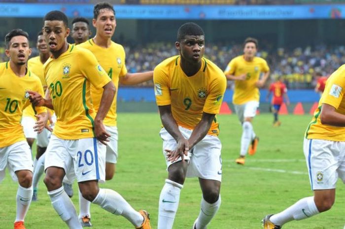 Penyerang timnas U-17 Brasil, Lincoln (9), merayakan gol dia ke gawang Spanyol dalam partai fase grup Piala Dunia U-17 di Jawahrlal Nehru International Stadium, Kochi, India, 7 Oktober 2017.