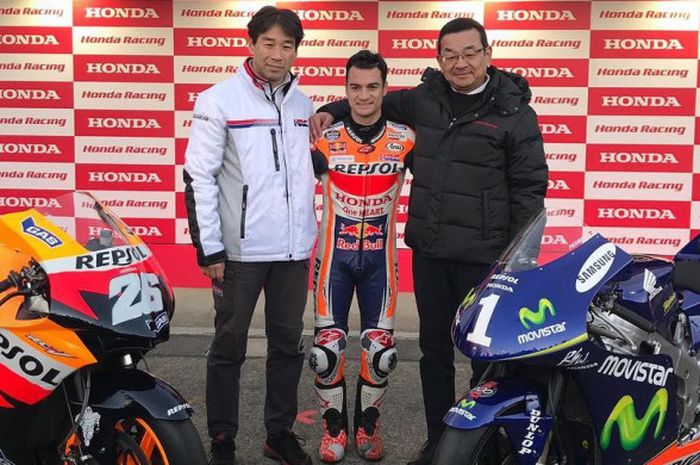 Dani Pedrosa mendapatkan hadiah dua buah motor dari Honda jelang perpisahannya.