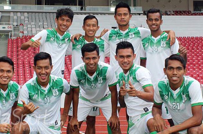 Amarzukih dkk saat latihan di Stadion Gelora Bung Karno, sebelum tampil di perebutan posisi ketiga Piala Presiden.