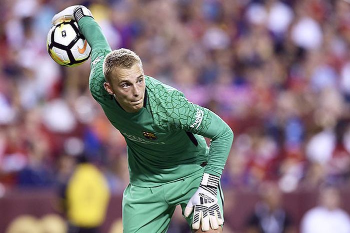 Aksi kiper Barcelona, Jasper Cillessen, saat tampil di ajang International Champions Cup 2017 yang digelar di the FedExField, Landover, Maryland, AS, 26 Juli 2017.