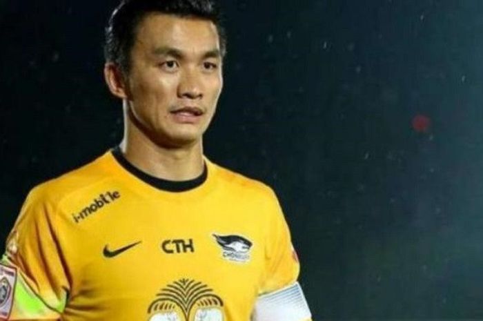 Kiper Suphanburi FC, Sinthaweechai  'Kosin' Hathairattanakool.