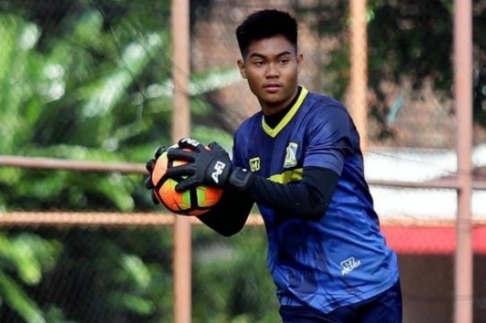 Kurniawan Kartika Ajie, salah satu jebolan U-19 Persiba Balikpapan yang sekarang menjadi kiper andalan tim nasional Indonesia U-22 di SEA Games 2017.