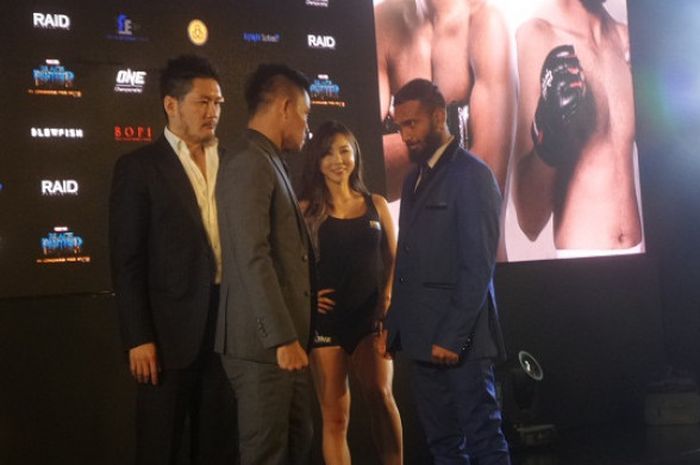 Stefer Rahardian saat bertatap muka dengan Muhammad Imran pada konferensi pers ONE Championship, di Jakarta, Kamis (18/1/2018).