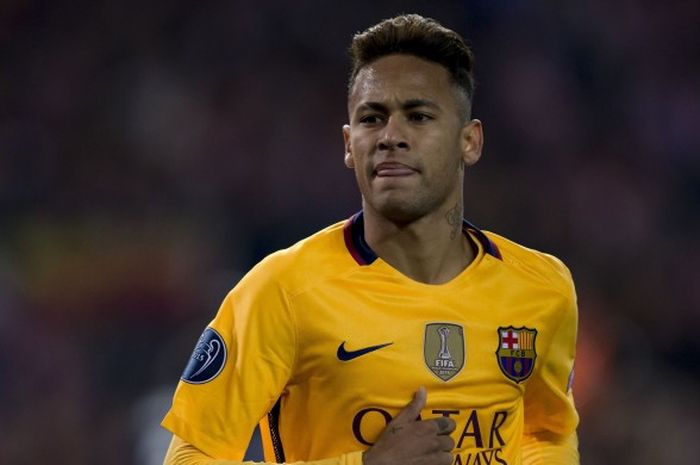 Reaksi penyerang Barcelona, Neymar, saat melakoni laga perempat final Liga Champions antara Atletico Madrid dan Barcelona di Vicente Calderon tanggal 13 April 2016.