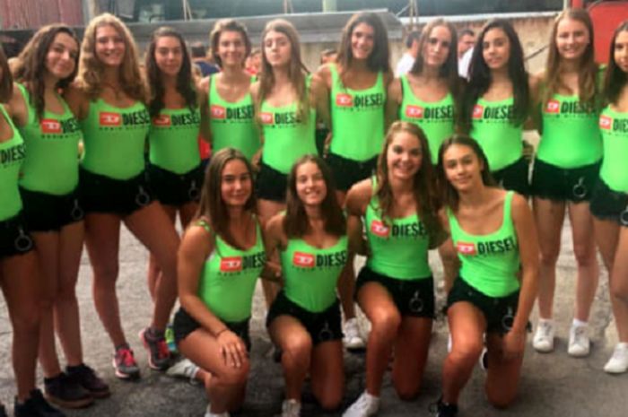 Atlet voli Anthea yang jadi ballgirls pada laga L.R Vicenza di Serie C.