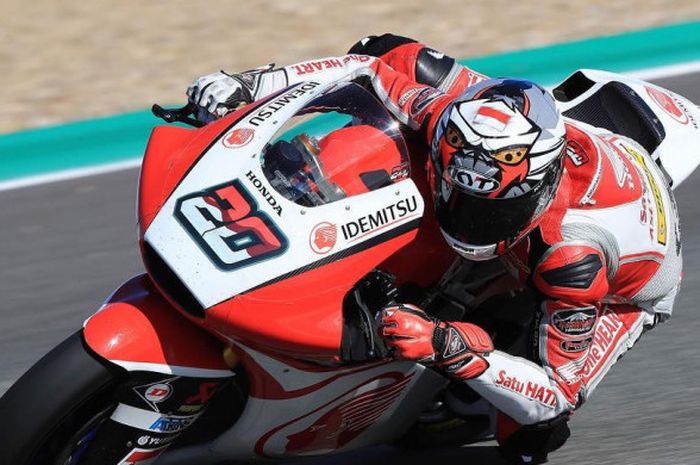 Pebalap Idemitsu Honda Team Asia, Dimas Ekky Pratama, saat menjalani tes di Sirkuit Jerez, Spanyol, 