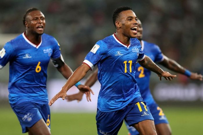Pemain Cape Verde, Garry Rodrigues, merayakan gol yang dia cetak ke gawang Afrika Selatan dalam laga Kualifikasi Piala Dunia 2018 zona Afrika di Stadion Moses Mabhida, Durban, pada 5 September 2017.