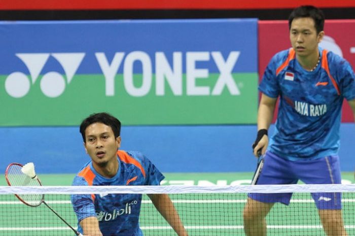  Pasangan ganda putra Indonesia, Mohammad Ahsan/Hendra Setiawan, pada babak kedua India Terbuka 2018 yang berlangsung di Siri Fort Indoor Stadium, Kamis (1/2/1018). 