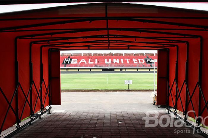 Lorong pemain Stadion Kapten I Wayan Dipta turut diperbaiki.