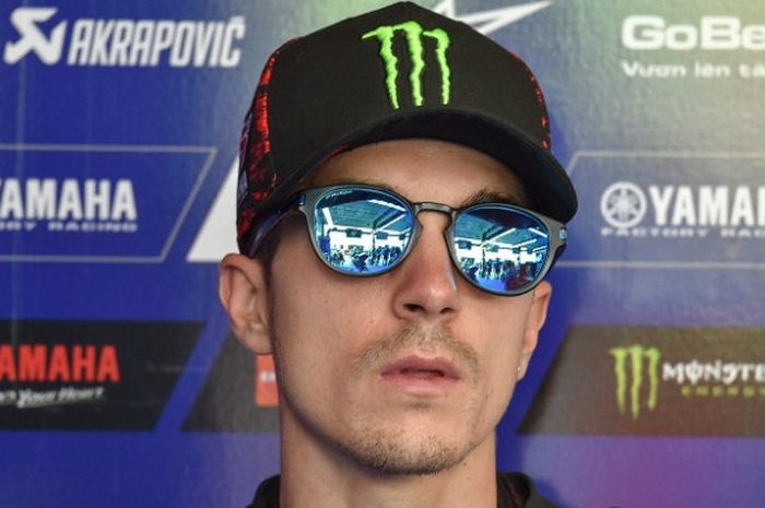 Pebalap Movistar Yamaha asal Spanyol, Maverick Vinales, berada di area paddock menjelang sesi latihan bebas di Sirkuit Misano, San Marino, Sabtu (9/9/2017).