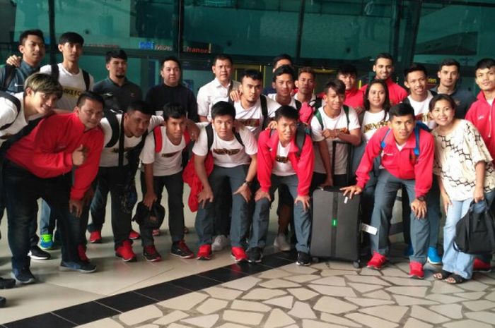 Sekjen FFI, Edhy Prasetya, menjemput Timnas Futsal Indonesia.